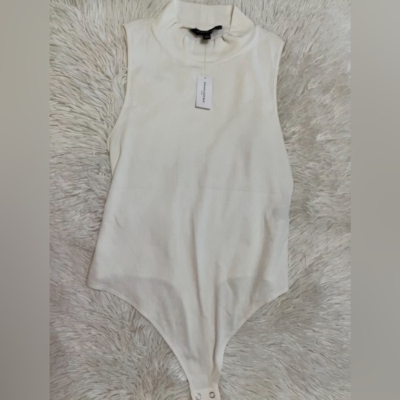 #69 Banana Republic Ribbed Body Suit - Picture 3 of 4